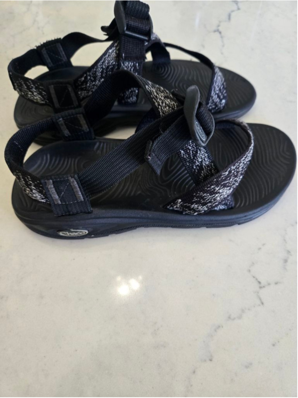 Women's Chaco Sandals Size 6 Black and White - Picture 7 of 12